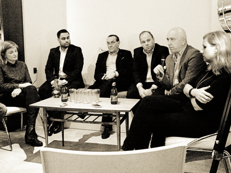 Między świetlaną przyszłością a obciachem, czyli rynek wydawniczy w Polsce